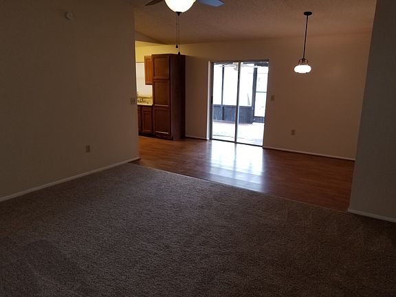 3rd image of 815 Whisper Lake Ct