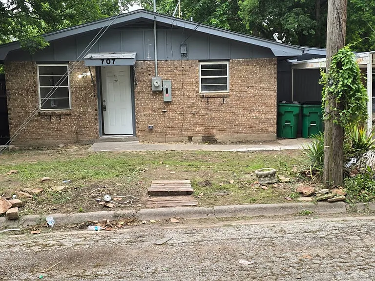 707 Raymond St — Photo 2
