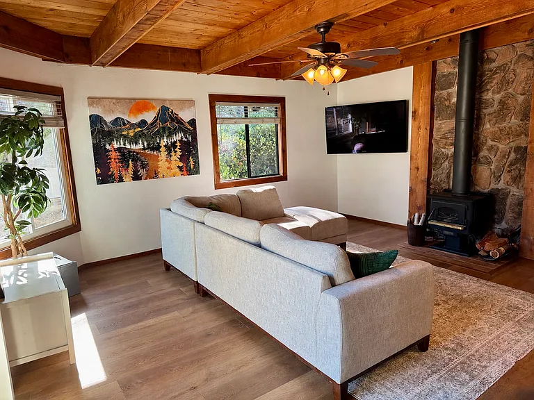 2312 Finch Ln — Photo 2