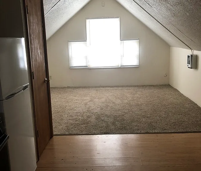 235 SW Tyler St #4 — Photo 5