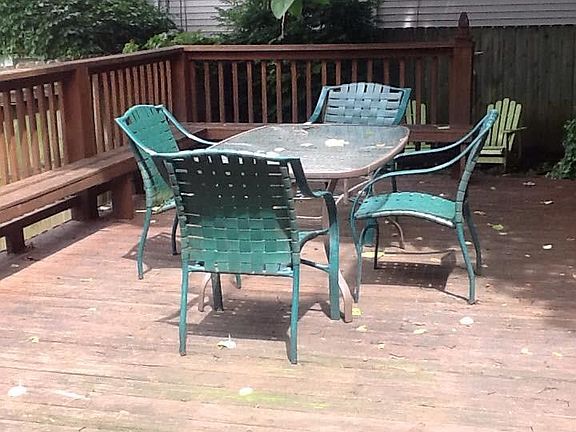 Back deck (furniture included)