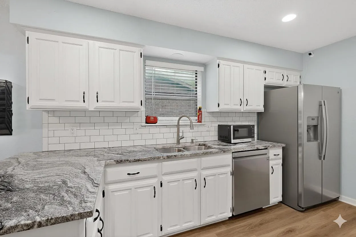 4 bed, 3.0 bath, 2040 sqft, $1,009 — Photo 2