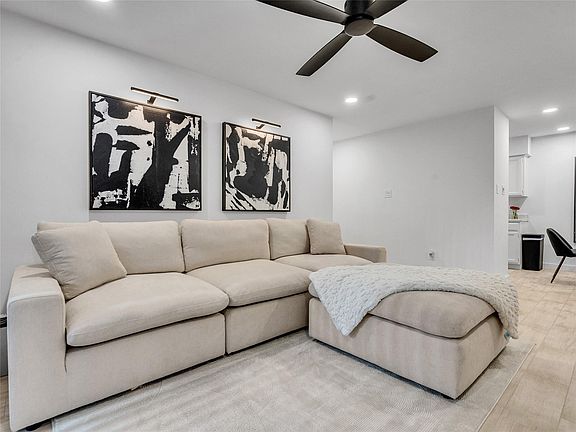 4th image of 4200 Watson St APT 201