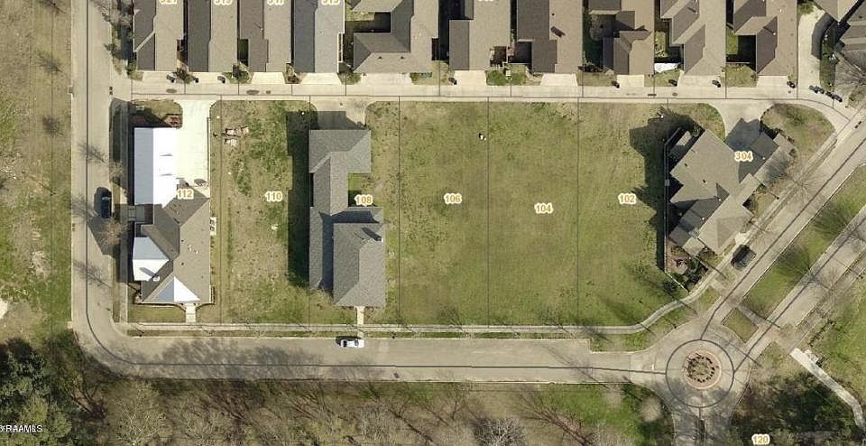 1st image of 106 Lambton Dr