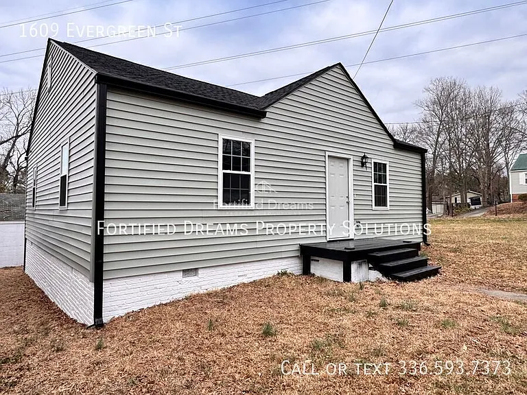 1609 Evergreen St — Photo 15