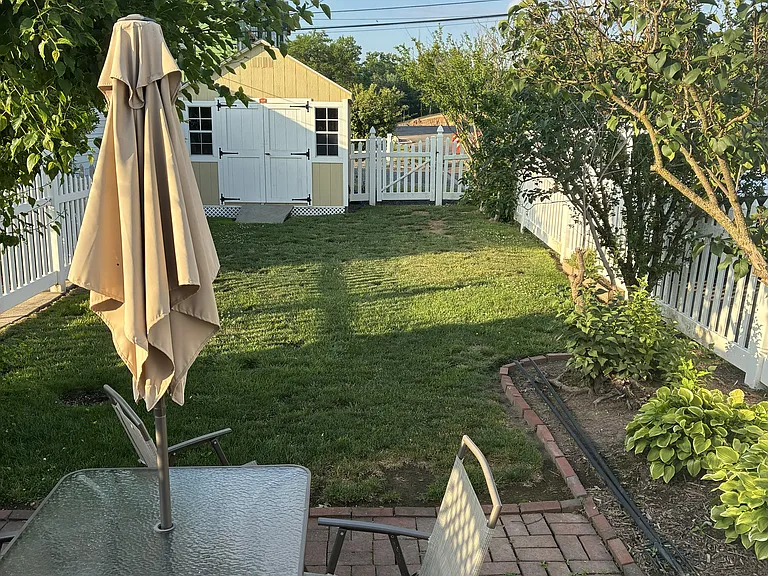 129 Hughes Ave — Photo 15