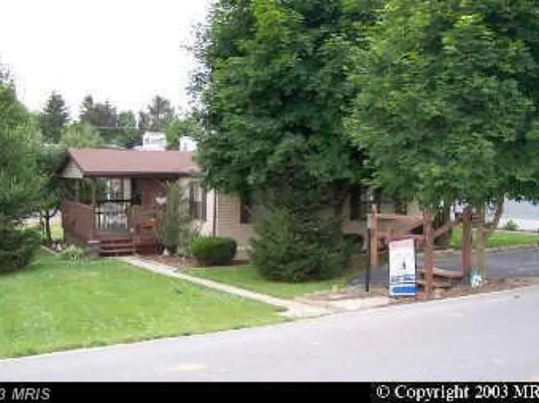 812 Hillcrest Ave, Chambersburg, PA 17202