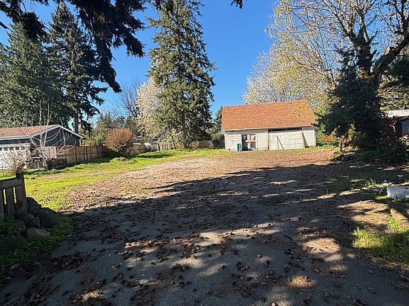 2nd image of 8615 SE Roots Rd