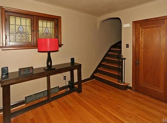 2nd image of 4058 Fairview Ave