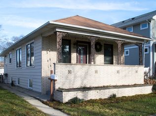 9544 Jackson Ave, Brookfield, IL 60513