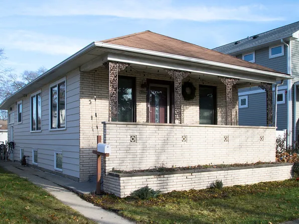 9544 Jackson Ave, Brookfield, IL 60513