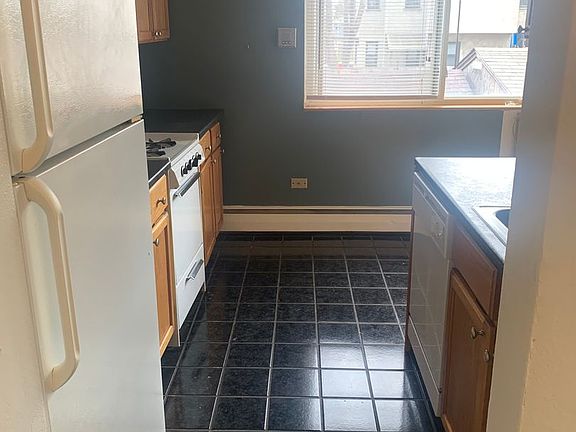 2nd image of 814 8th St SE #14