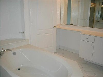 4th image of 10700 NW 66th St APT 111