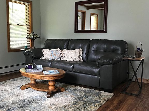 5th image of 182 Oakwood Ave