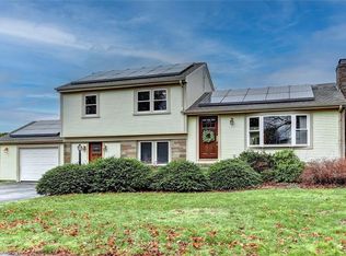 9 Colonial Rd, Seekonk, MA 02771