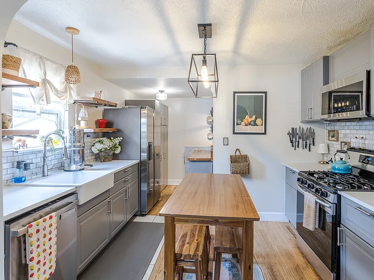 4229 S Delaware St — Photo 8