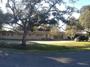 606 Oak St, Refugio, TX 78377