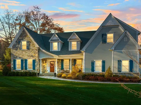 717 Mountain Ave, Wyckoff, NJ 07481