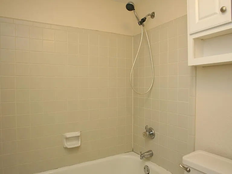 1332 Milford Dr — Photo 17