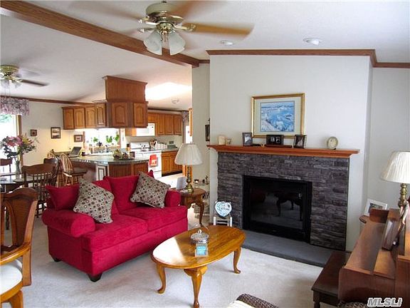 2nd image of 638 Fresh Pond Ave Unit 323