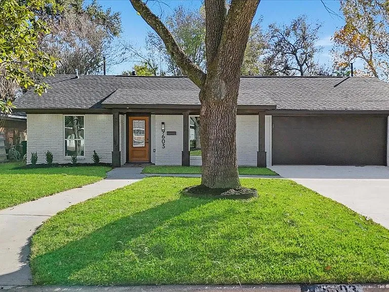 9603 Emnora Ln — Photo 1