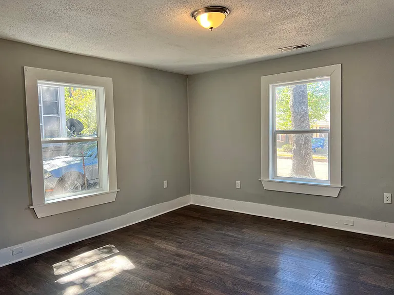 960 Dewey St SW — Photo 10