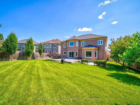 26 Clarendon Dr, Richmond Hill, ON L4B 3Z5