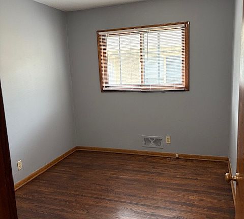 Bedroom 2 8 1/2' x 10 1/2'