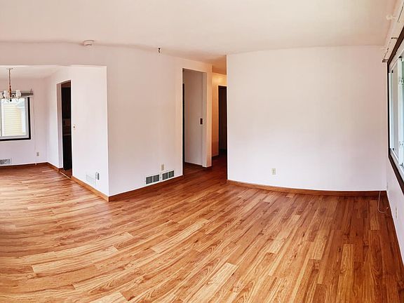 5th image of 517 Griggs St S
