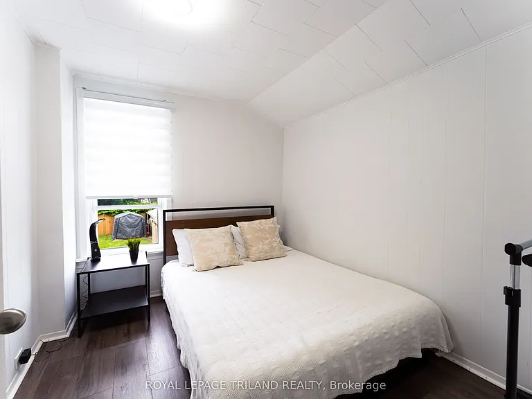 326 Smith St — Photo 23