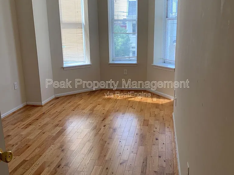 1110 W Main St #4 — Photo 8