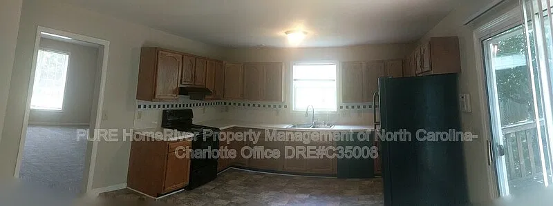 3 bed, 3.0 bath, 1767 sqft, $1,599 — Photo 2