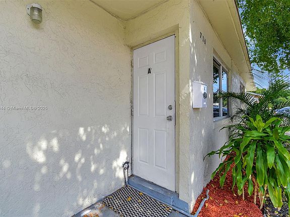 4th image of 716 NW 14th Way