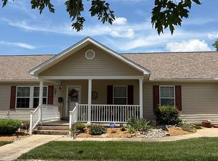 402 N Harrison St, Oblong, IL 62449