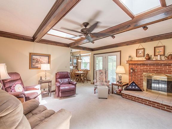 4th image of 2273 Park Ridge Dr