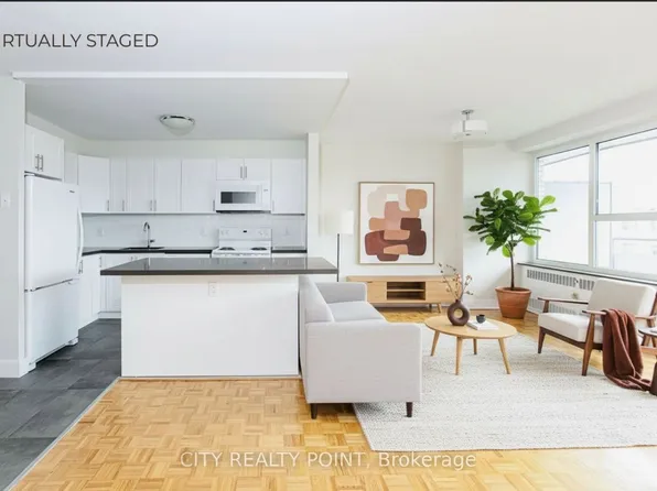 10 Shallmar Blvd Unit 811, Toronto, ON M5N 1J4