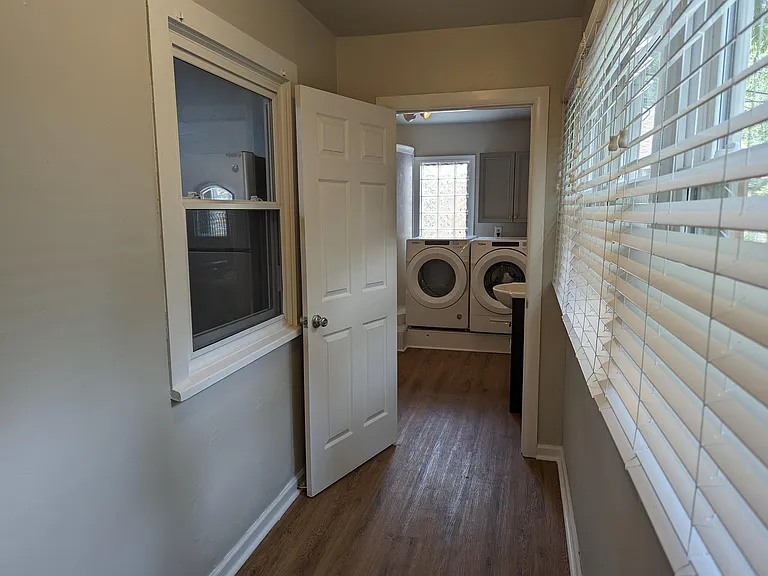 1027 W Apache St — Photo 9