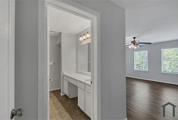 711 Parkplace Rdg — Photo 18