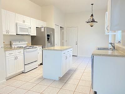4th image of 2680 SE 5th Ct