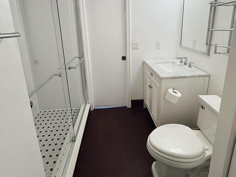 50 SE 12th St #1670 — Photo 11