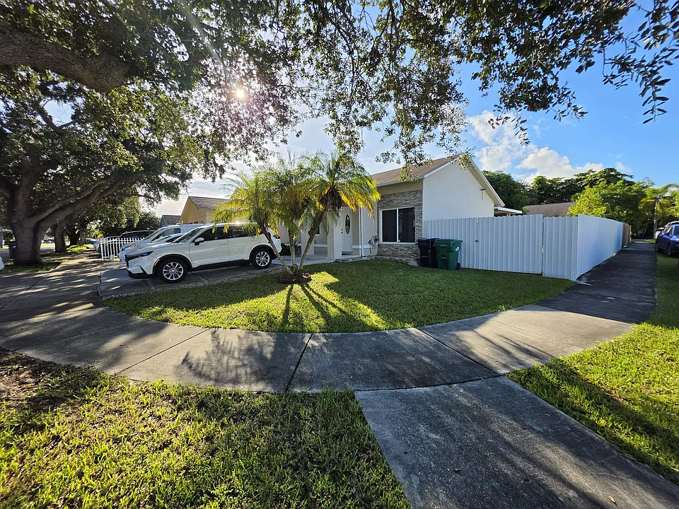 10454 SW 210th Ter
