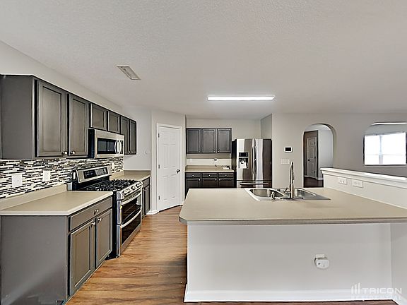 5th image of 84 Valleyfield Dr