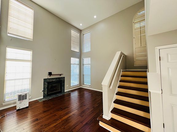 2nd image of 112 S Pembroke Cir