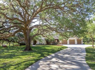 319 Post Oak Bnd, Inez, TX 77968