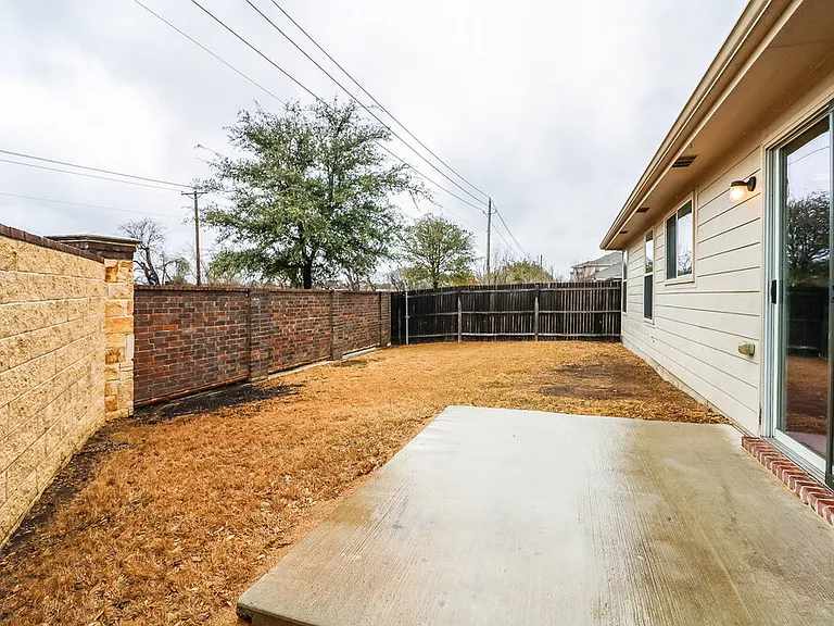 10001 Chrysalis Dr — Photo 15