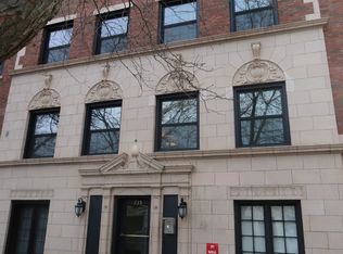 735 W Junior Ter APT 305, Chicago, IL 60613