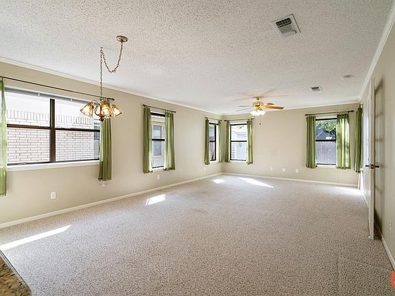 4th image of 140 Azalea Dr