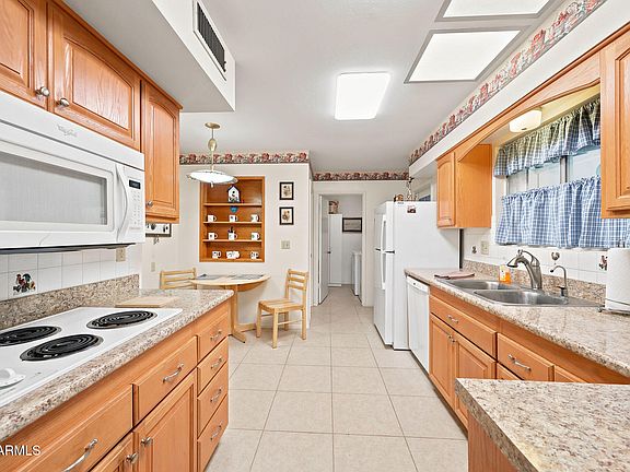 3rd image of 10254 W EL DORADO Drive