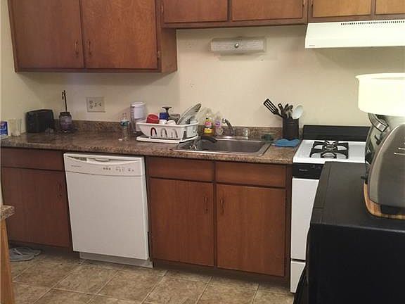 5th image of 10 Wayne Ter APT 19