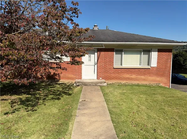640 Tulip Ln, Martins Ferry, OH 43935
